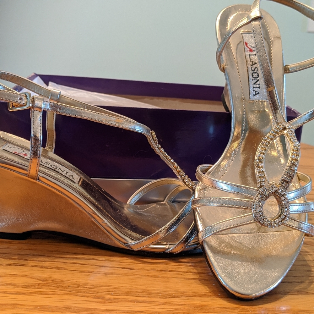 Lasonia gold metallic shoes